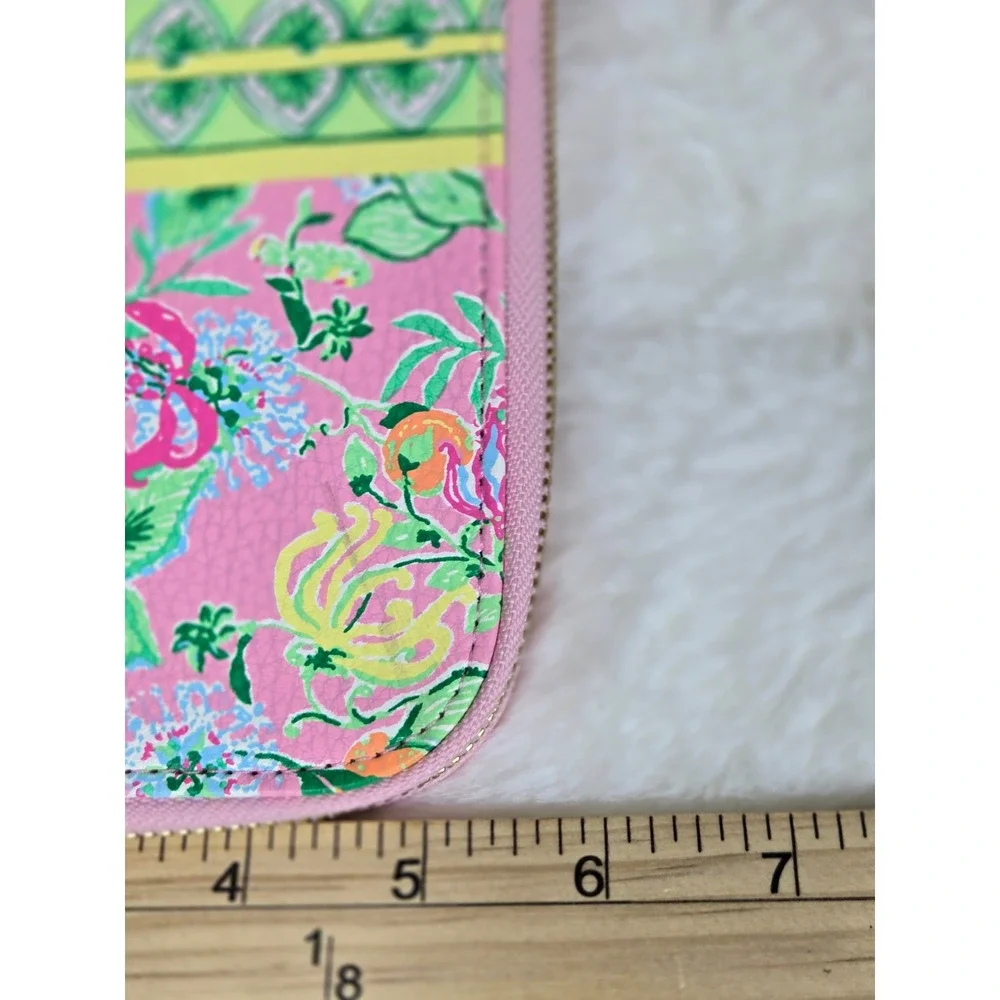 Lilly Pulitzer Via Amore Spritzer Travel Wallet Passport Holder Zip Around New - Picture 6 of 8